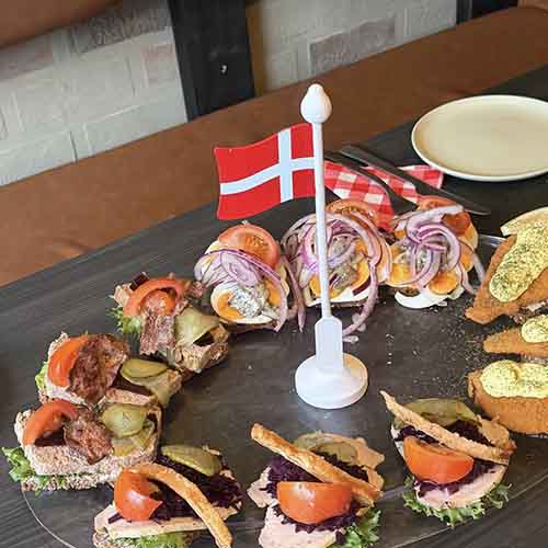 Beställ catering på Österlen hos Tinas lille Danmark i Tomelilla